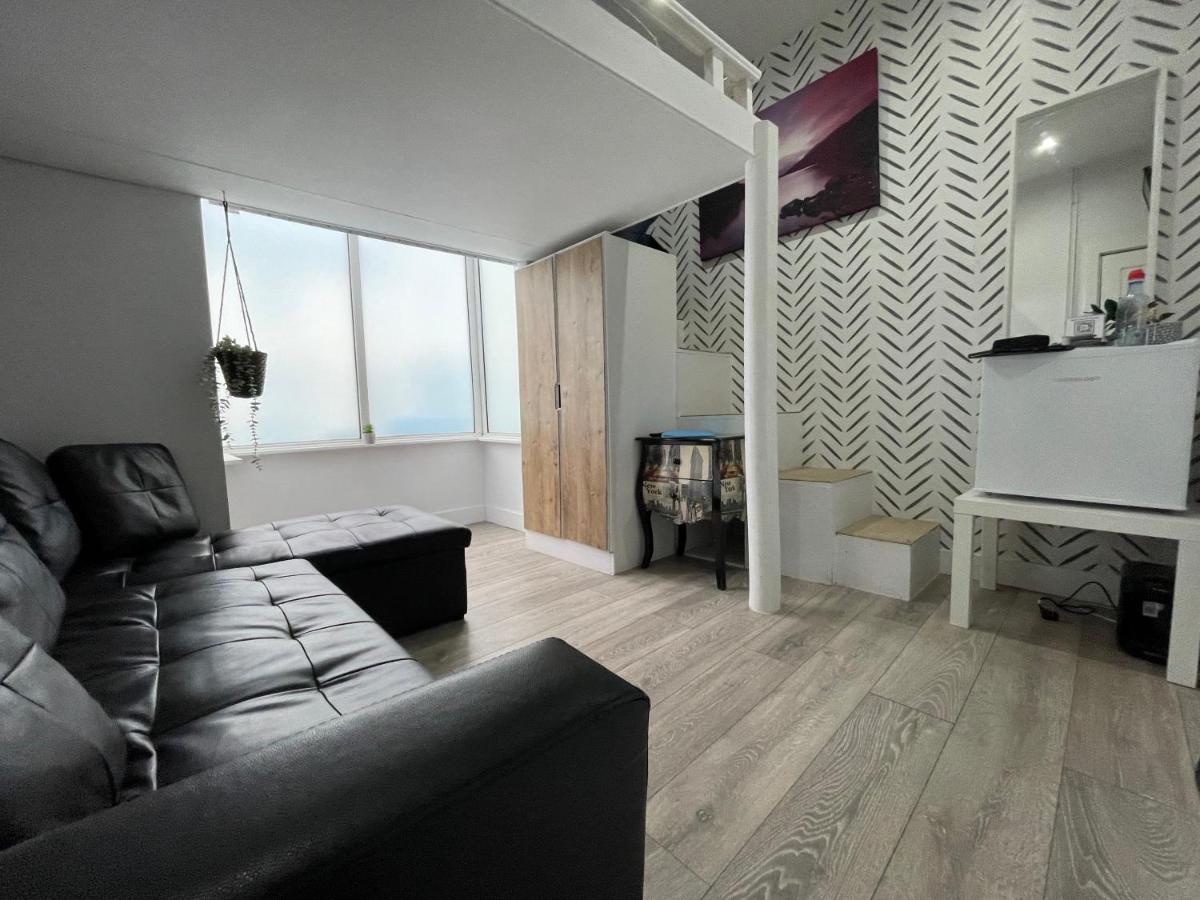 Acaster House, X4 Rooms With En-Suites X1 Room Private Bathroom, Street Parking, Close To Train Station Kettering Ngoại thất bức ảnh